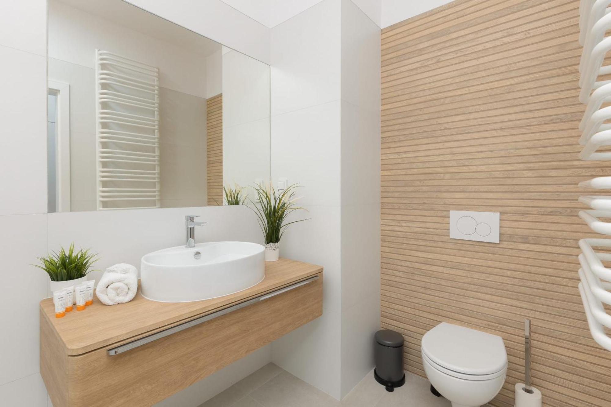 Optykow Spacious & Cosy With Parking By Renters Warszawa