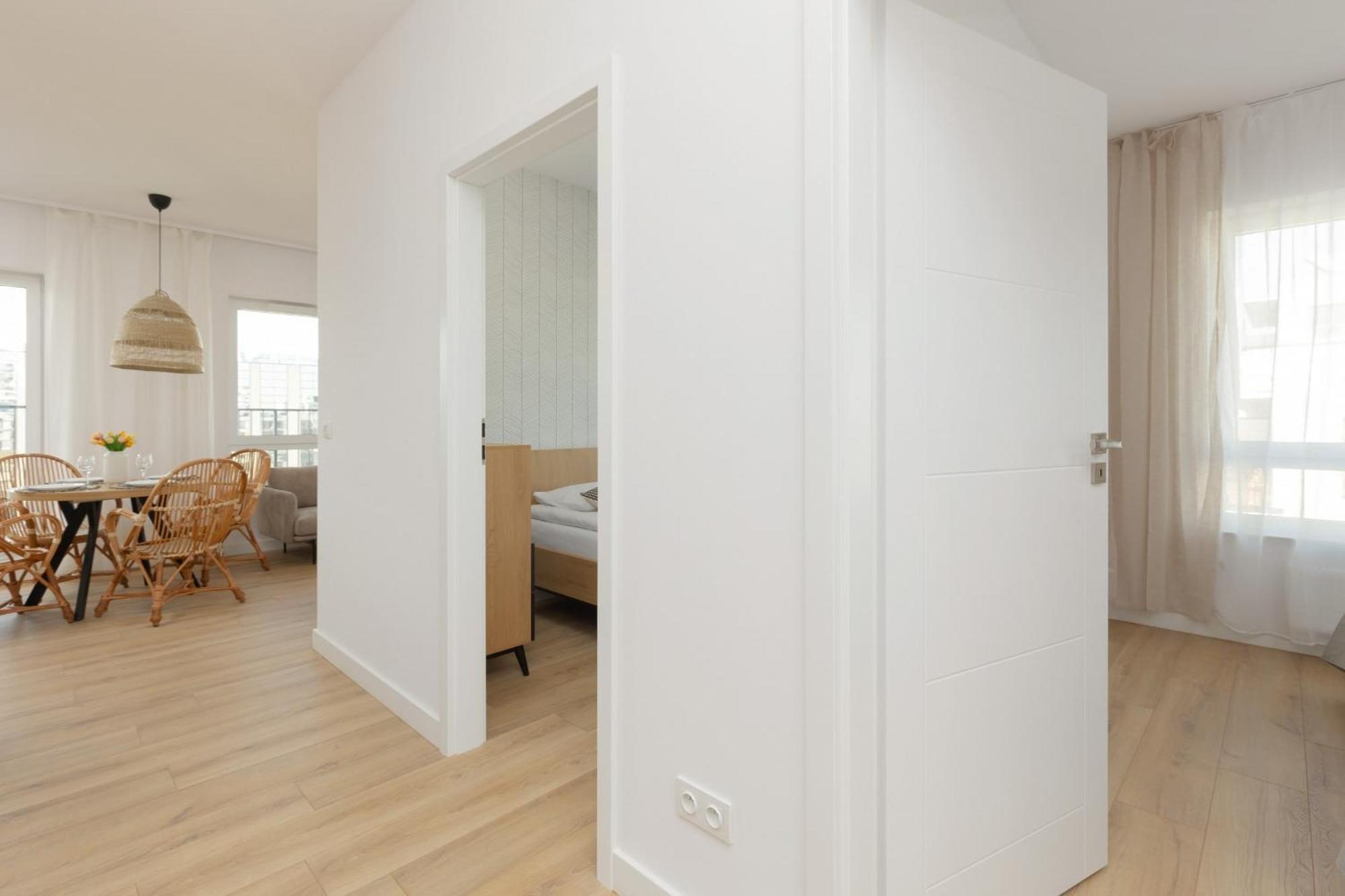 Optykow Spacious & Cosy With Parking By Renters Appartement Warschau